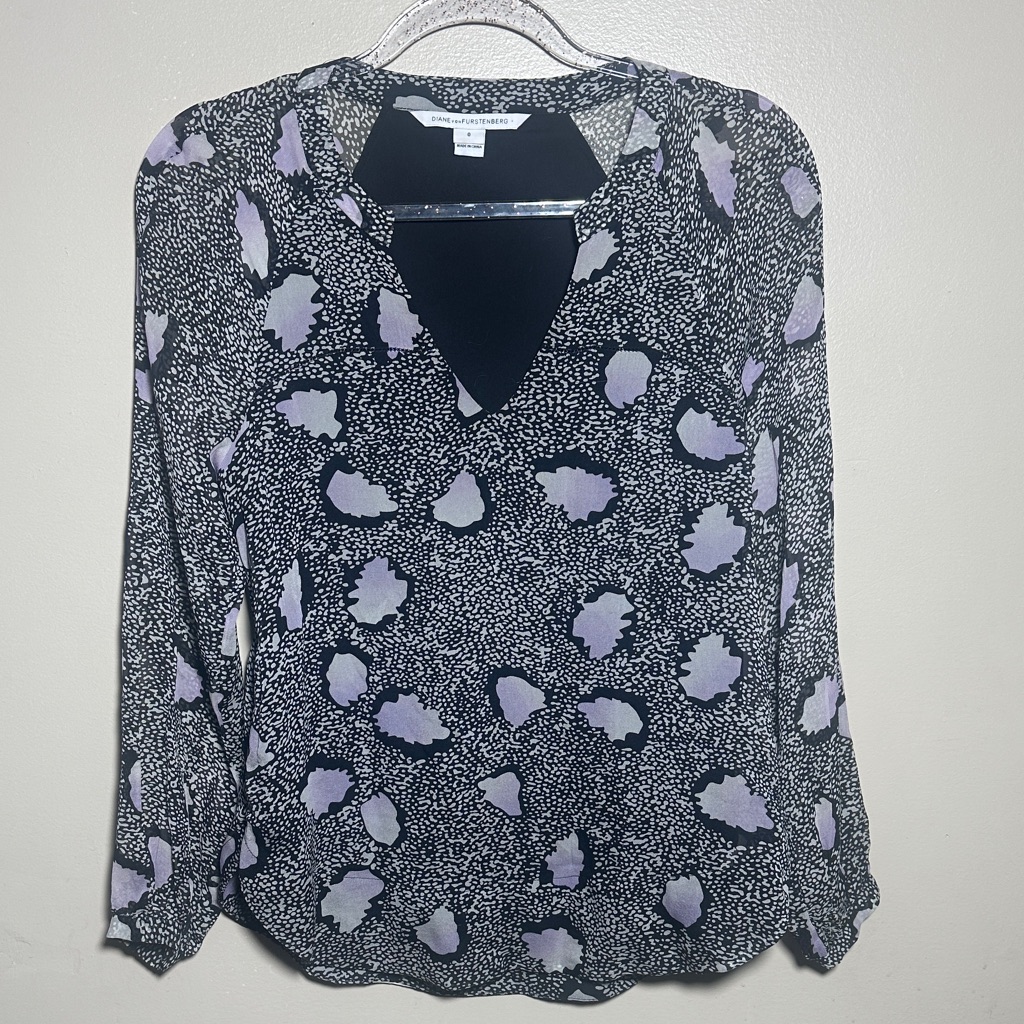 Diane Von Furstenberg V Neck Printed Long Sleeved Silk Top